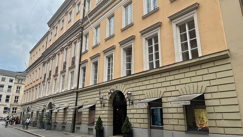 Den Gebäudeteil in der Kardinal-Faulhaber-Straße 14a hat Innegrit Volkhardt nun noch dazugekauft. Den Gebäudeteil in der Kardinal-Faulhaber-Straße 14a hat Innegrit Volkhardt nun noch dazugekauft.