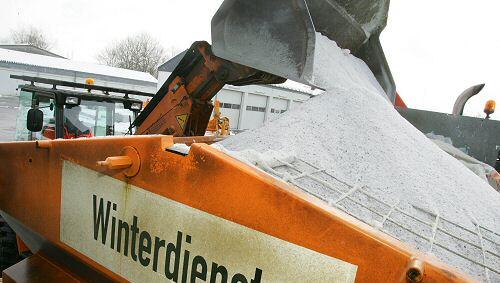 Viel Salz ist nötig, um die Straßen frei zu halten Viel Salz ist nötig, um die Straßen frei zu halten