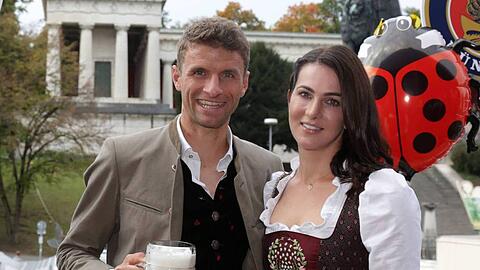 Lisa und Thomas Müller sind seit 2009 verheiratet und besitzen inzwischen ihren eigenen Reiterhof.