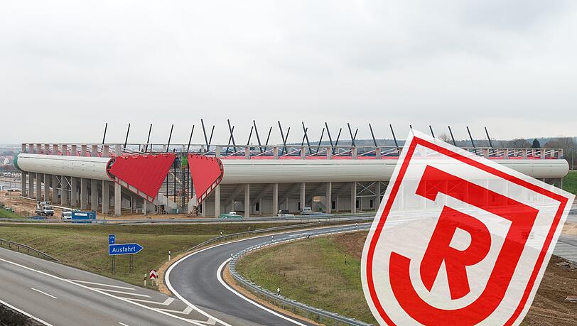 Die Baustelle der Continental Arena in Regensburg, aufgenommen am 02.12.2014. Am 04.Dezember feierte man das Richtfest für das neue Fußballstadion statt. Die Baustelle der Continental Arena in Regensburg, aufgenommen am 02.12.2014. Am 04.Dezember feierte man das Richtfest für das neue Fußballstadion statt.