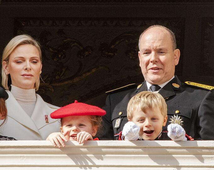11. Fürst Albert und Fürstin Charlene von Monaco mit den Zwillingen Erbprinz Jacques und Prinzessin Gabriella (1 Prozent).