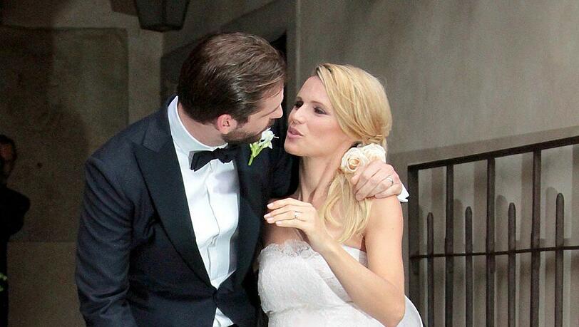 Michelle Hunziker und Tomaso Trussardi turteln bei ihrer Hochzeit in Bergamo Michelle Hunziker und Tomaso Trussardi turteln bei ihrer Hochzeit in Bergamo