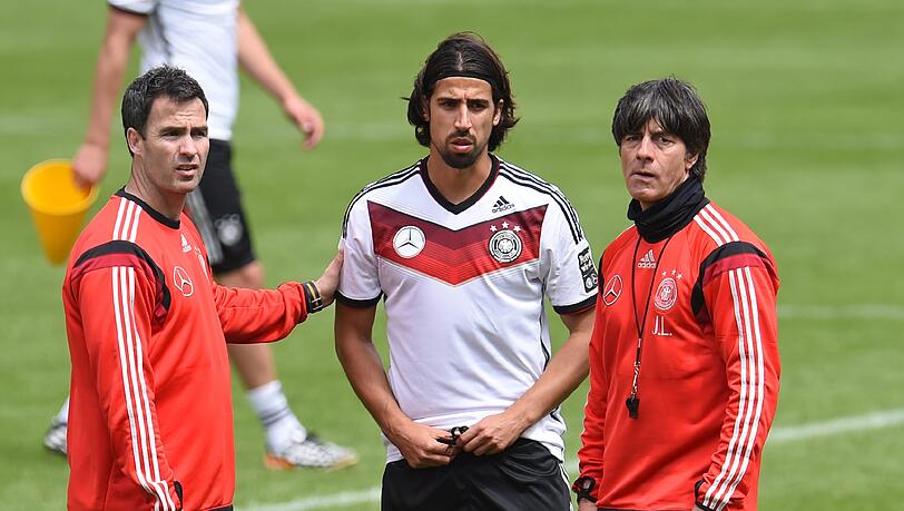 Forsythe (links) mit Khedira und Löw beim Trainingslager in Südtirol vor der WM 2014. Forsythe (links) mit Khedira und Löw beim Trainingslager in Südtirol vor der WM 2014.