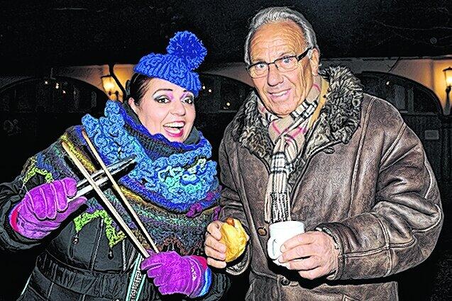 Grillen für den gute Zweck: Vegetarierin Petra Perle und Hofbräukeller-Wirt Günter Steinberg.