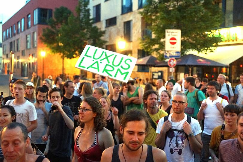 Mehr Lärm für München: Die Bilder von der Demo in Schwabing
