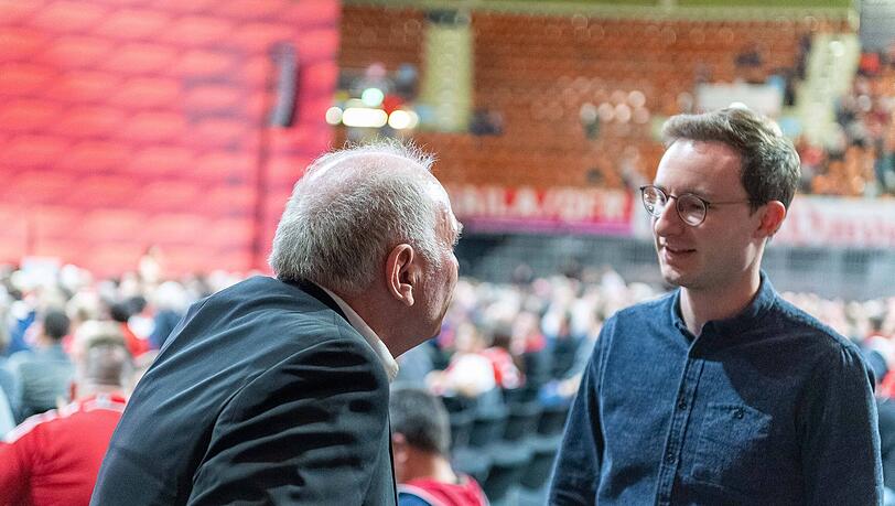 Das Katar-Aus ist vor allem für Michael Ott (r.) ein großer Erfolg, der sich über die Jahre auch gerne mit Uli Hoeneß anlegte.