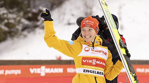 Ob Katharina Schmid bei einer geplanten Vierschanzentournee für Frauen noch aktiv dabei ist, ist offen.