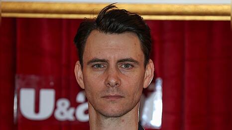 Harry Lloyd soll zu George Martin werden.