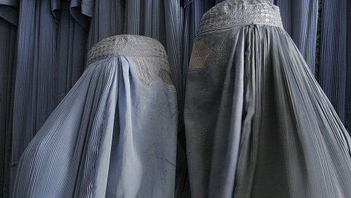 Soll in Deutschland erlaubt bleiben - die Burka. Soll in Deutschland erlaubt bleiben - die Burka.