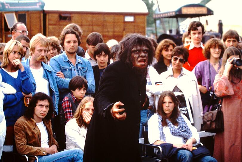 Gruselig: ein Theaterfestival im Olympiapark im Mai 1980 &ndash; sogar mit echtem Werwolf.