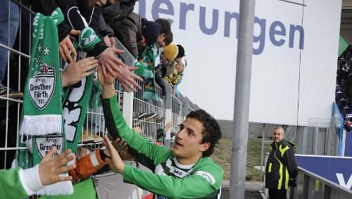 Das Eigengewächs als Zaunkönig: Bei den Fans ist Küken Sararer längst ein Großer. Das Eigengewächs als Zaunkönig: Bei den Fans ist Küken Sararer längst ein Großer.