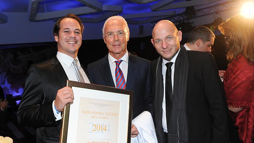 Die beiden Futurecom-Gründer Johannes Meyer (li.) und Michael Ecker (re.) wurden 2013 im Beisein von Franz Beckenbauer auf der BUSCHE-Gala ausgezeichnet