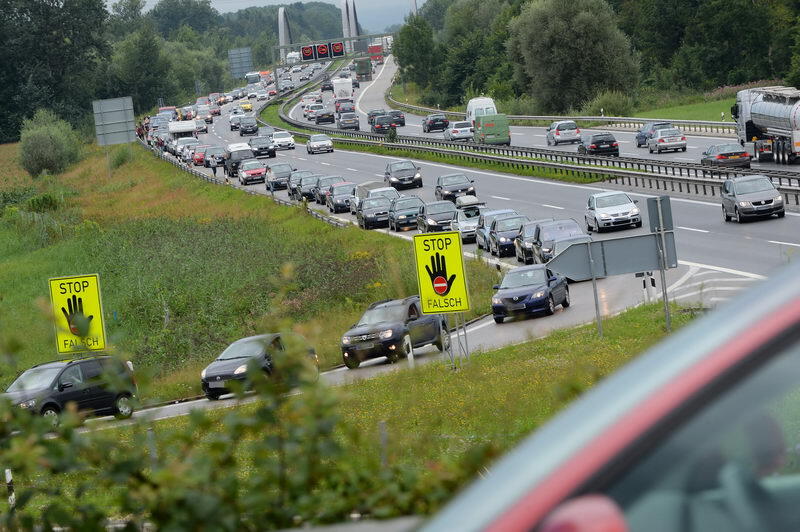 Stau rund um den Chiemsee wegen Chiemsee Reggae Summer. Die Bilder.