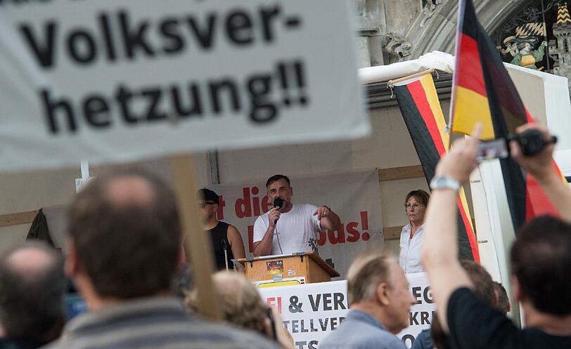 Wegen Verbindungen zur rechtsextremen Szene nahm der Verfassungsschutz schon "Pegida München" in den Fokus.