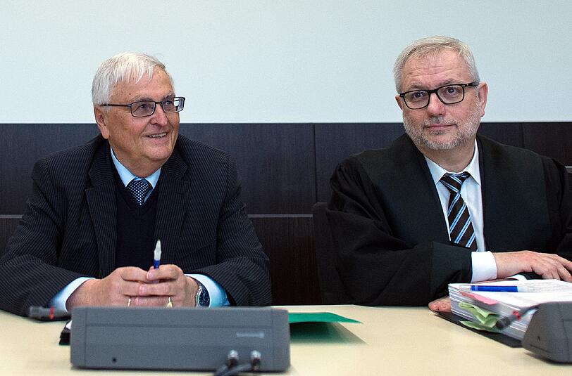 Theo Zwanziger mit seinem Anwalt Hans-Jörg Metz.