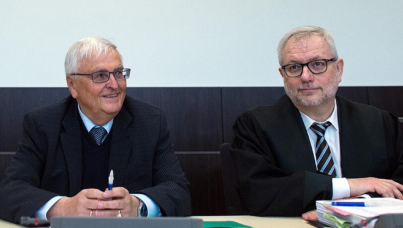 Theo Zwanziger mit seinem Anwalt Hans-Jörg Metz. Theo Zwanziger mit seinem Anwalt Hans-Jörg Metz.