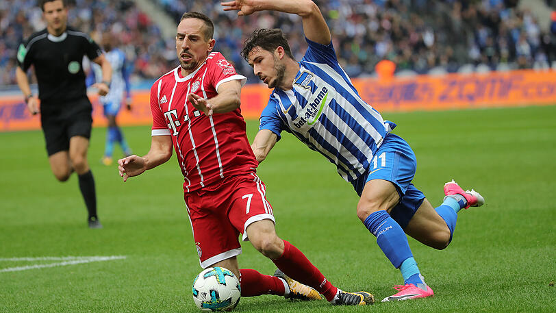 Franck Ribéry: Note 3. Schlimme, unglückliche Szene, als er in der 60. Minute im Vollsprint auf den Ball trat. Musste unter Schmerzen ausgewechselt werden. Konnte gar nicht mehr mit Ancelotti. Weil ohne Einsatz in Paris ausgeruht und mit viel Elan, Power und Lust über links was einzufädeln. Dann das tragische Aus.