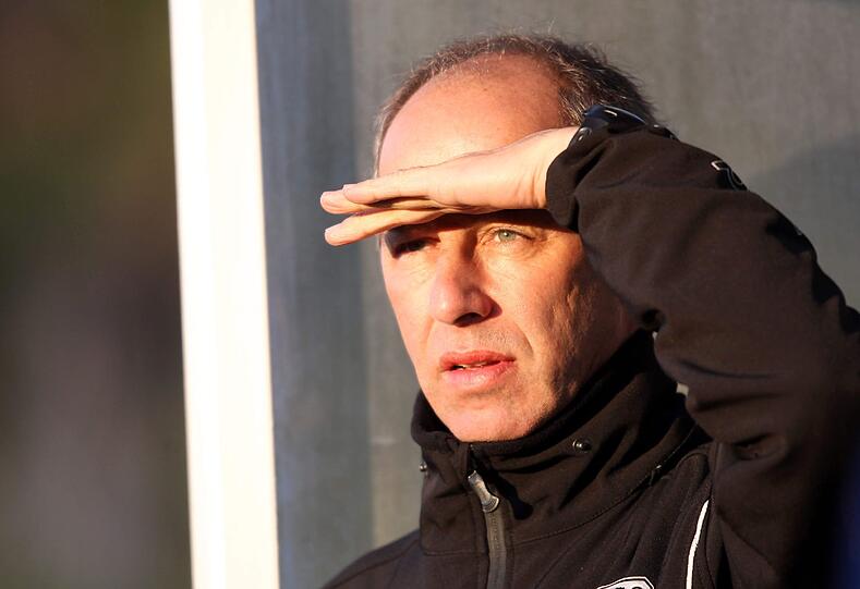Kommen Vallori und Ibertsberger? Oder doch ein ganz anderer Kandidat? &bdquo;Nächste Woche wird es interessant und spannend&ldquo;, so der Löwen-Coach.
