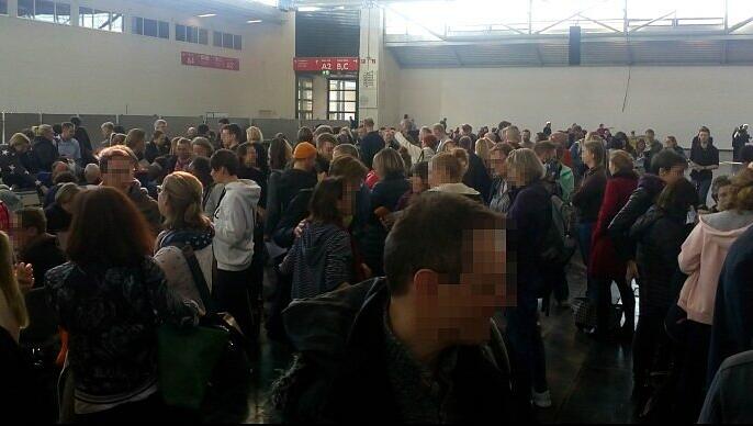 So sah es am Tag der Stimmenauszählung in Messehalle A2 aus. So sah es am Tag der Stimmenauszählung in Messehalle A2 aus.