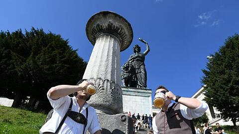 Viele Menschen feiern das Oktoberfest wegen der Wiesn-Absage privat – da braucht's natürlich auch echtes Wiesnbier. (Archivbild)