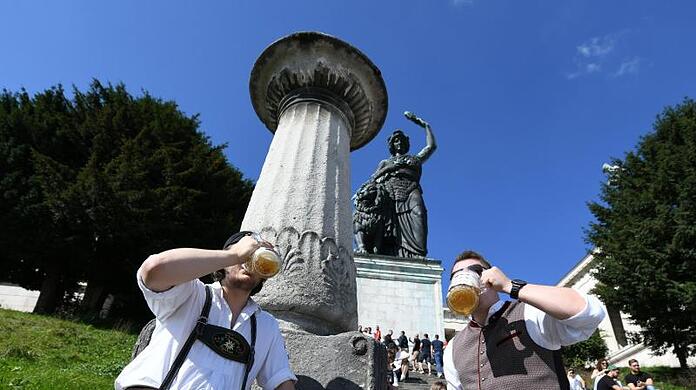 Viele Menschen feiern das Oktoberfest wegen der Wiesn-Absage privat – da braucht's natürlich auch echtes Wiesnbier. (Archivbild)