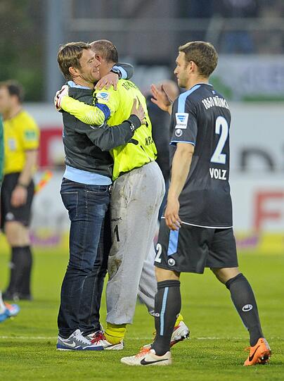 Die Bilder von Gabor Kiraly bei den Löwen.