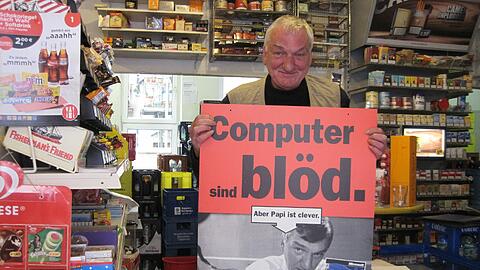 Dieter Knebel ist ein kleiner Werbestar - 1996 war er auf einem Plakat zu sehen.