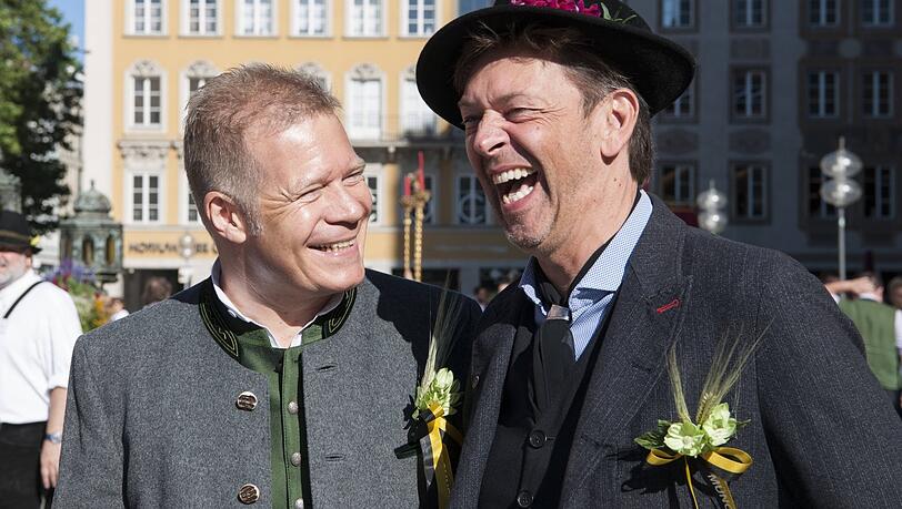 Verstehen sich recht gut: Andreas Steinfatt und Peter Reichert (r.), der nun die Bräurosl übernimmt.