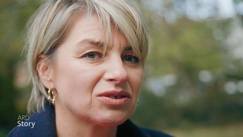 Sabine Heinrich führt durch die Doku "Die Wechseljahre: Zu heiß für Deutschland?". Sabine Heinrich führt durch die Doku "Die Wechseljahre: Zu heiß für Deutschland?".