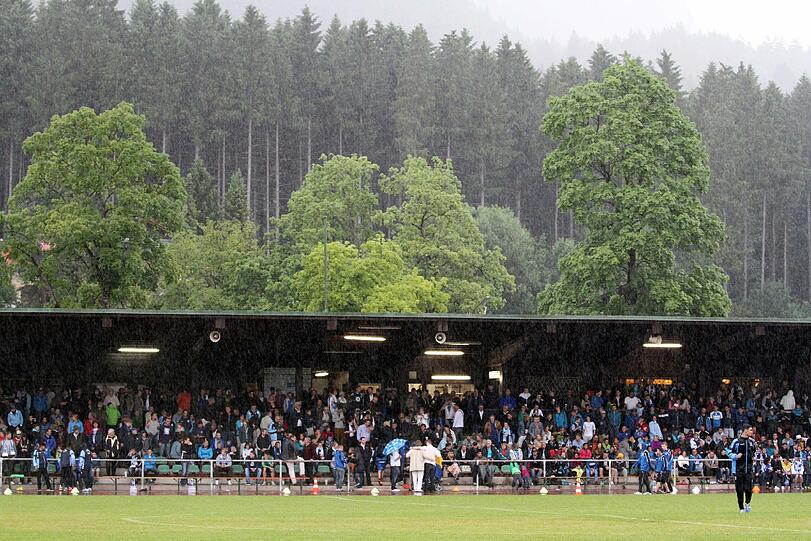 Es war der erste richtige Härtetest für die Löwen in der Vorbereitung: Die Sechzger holten gegen Dynamo Kiew in Garmisch ein 1:1 . Die Bilder vom Spiel