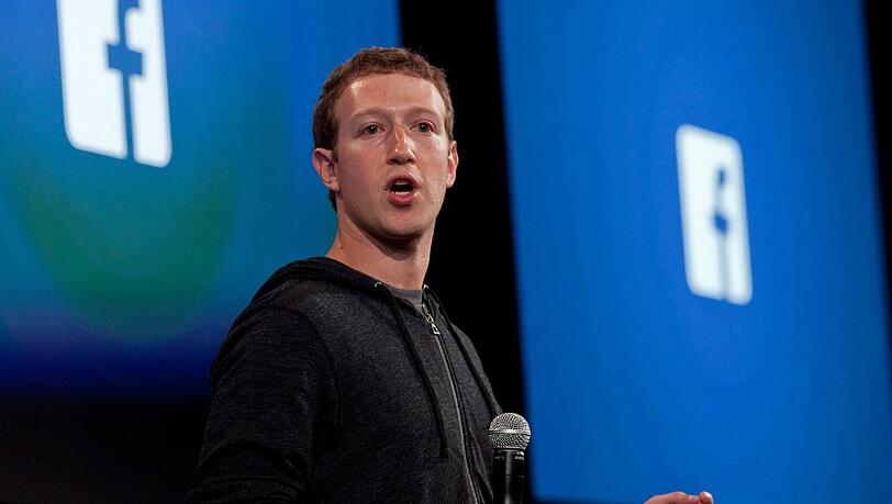Zuckerberg unter Druck: Facebook steht seit geraumer Zeit in der Kritik, Posts und Kommentare mit volksverhetzendem Inhalt zu dulden. Zuckerberg unter Druck: Facebook steht seit geraumer Zeit in der Kritik, Posts und Kommentare mit volksverhetzendem Inhalt zu dulden.