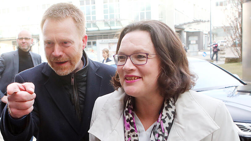 Andrea Nahles und Christoph Matschie, Bundestagsabgeordneter in der SPD Fraktion, auf dem Weg zu einer Regionalkonferenz in Jena.