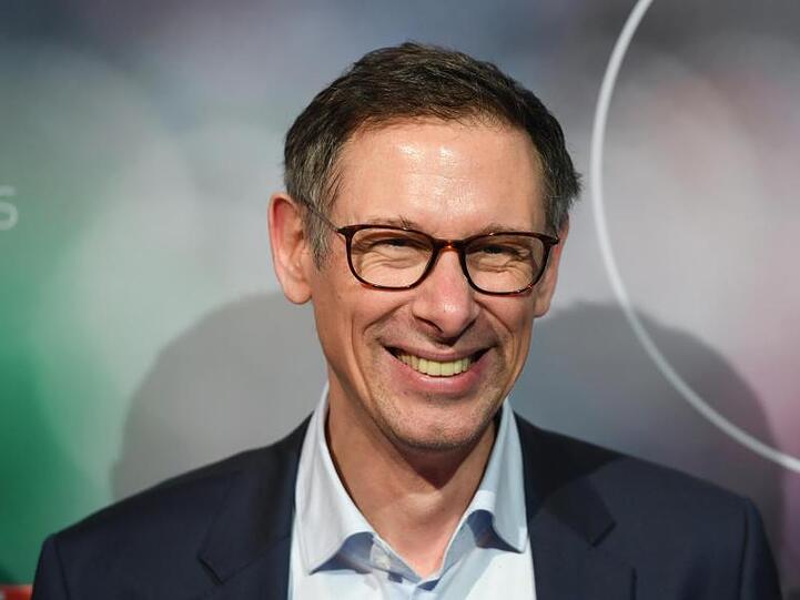 Kommentiert für die ARD und Sky das Revierderby zwischen dem BVB und Schalke: Steffen Simon.