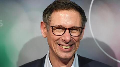 Kommentiert für die ARD und Sky das Revierderby zwischen dem BVB und Schalke: Steffen Simon.