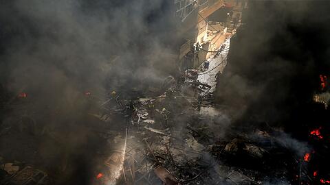 Bei israelischen Luftangriffen im Libanon sind nach libanesischen Angaben mehr als 100 Menschen get&ouml;tet worden.