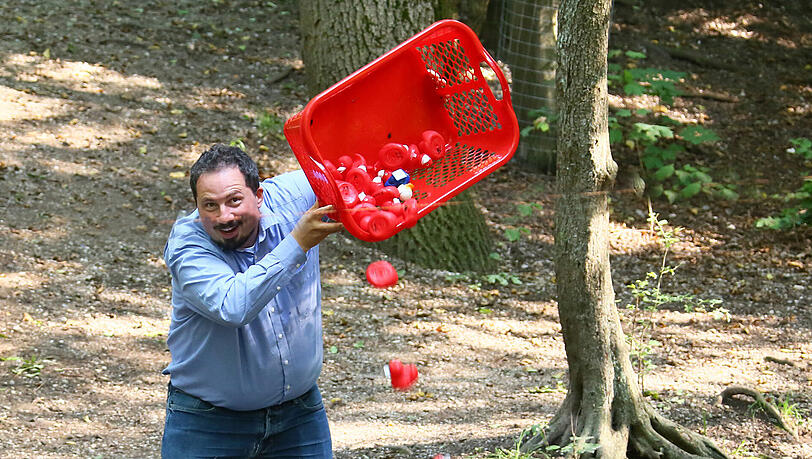 Los geht's: Bernhard Goodwin und seine roten Enten. Los geht's: Bernhard Goodwin und seine roten Enten.