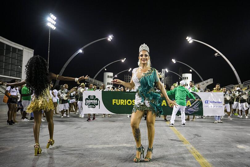 In Sao Paulo wird schon fleißig geübt für den brasilianischen Karneval im Februar. Die Bilder.