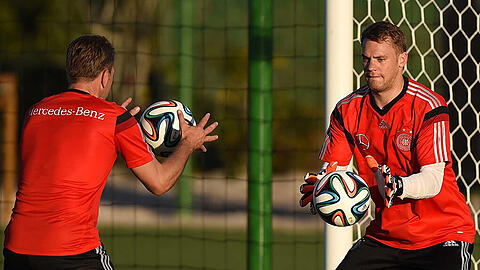 Manuel Neuer: sein erstes richtiges Training in Brasilien - die Bilder