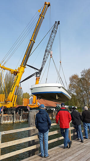 Am Mittwochmorgen wurde die neue "MS Utting" ins Wasser gelassen. Die Bilder vom Ammersee.