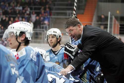 Pat Cortina: Zurück an der EHC-Bande