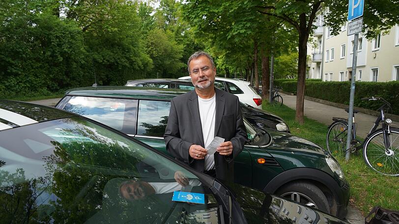 Siegfried R. in der Dietramszeller Straße, dort wo er sein Auto vor dem Frühstück abstellte.