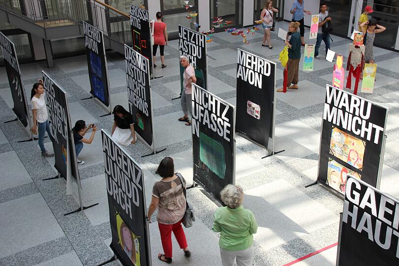 Die Ausstellung ist im Gewofag-Foyer zu sehen. Foto: Linda Jessen