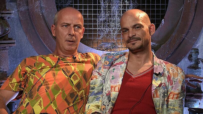 Gemeinsam sind wir stark! Mario (li.) und Ben versuchen, nicht zu rauchen.