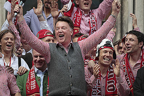 Angekommen in Bayern: Louis van Gaal bei der Meisterfeier auf dem Rathausbalkon