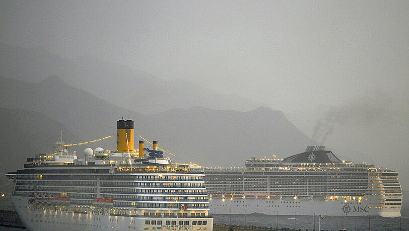 Im Hintergrund zu sehen: Die "MSC Fantasia". (Archivbild) Im Hintergrund zu sehen: Die "MSC Fantasia". (Archivbild)