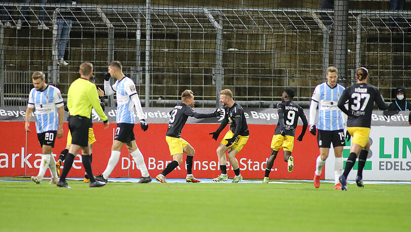 Böses Erwachen: Der TSV 1860 unterliegt dem SV Waldhof Mannheim mit 1:3.