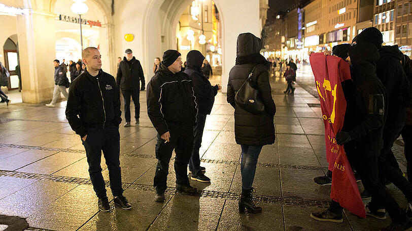 Auch der verurteilte Rechtsextremist Karl-Heinz Statzberger nahm an der Demo teil.