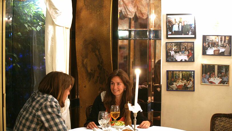 Gerd Müller, Giovanni Trapattoni und Franz Beckenbauer speisten schon hier - die Wände im Restaurant sind voller Promi-Bilder. Gerd Müller, Giovanni Trapattoni und Franz Beckenbauer speisten schon hier - die Wände im Restaurant sind voller Promi-Bilder.