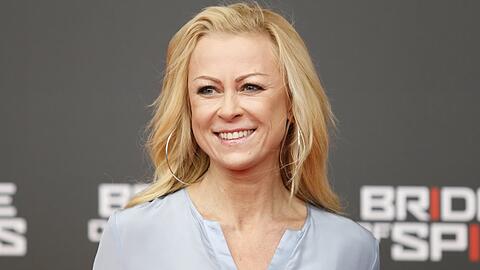Jenny Elvers mischt beim "Club der guten Laune" mit.