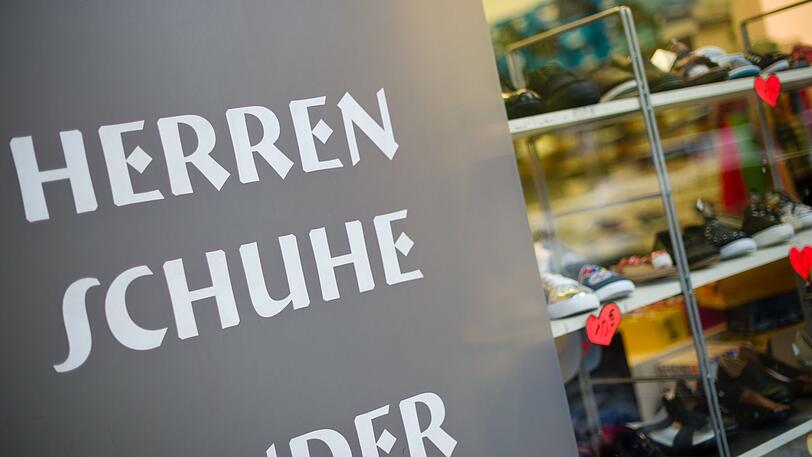 Gleich zwei Mal versuchte ein unbelehrbarer Ladendieb sich ein Paar Schuhe zu stehlen - ohne Erfolg. (Symbolbild)